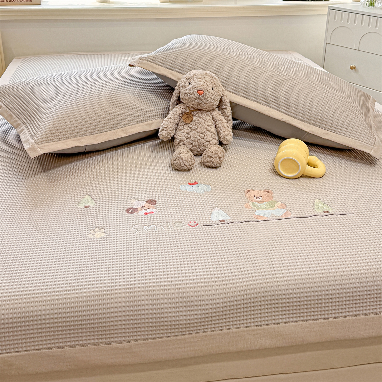 91家纺网 家纺一手货源 找家纺 （总）源舍家纺 2026新款乙纶PE国标凉席华夫格卡通刺绣可机洗凉感值0.23凉席款