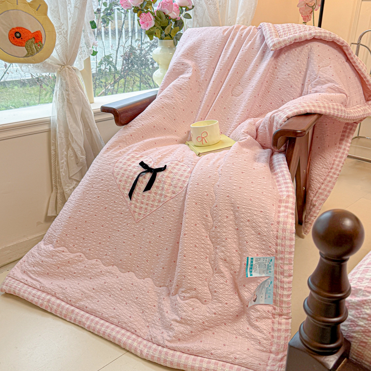 91家纺网 家纺一手货源 找家纺 瑞禾家纺（原阿亮） 2026新款春夏新款提花泡芙棉贴布绣手包边单夏被夏被四件套-丘比特的爱恋 丘比特的爱恋-奶粉波点+粉波点