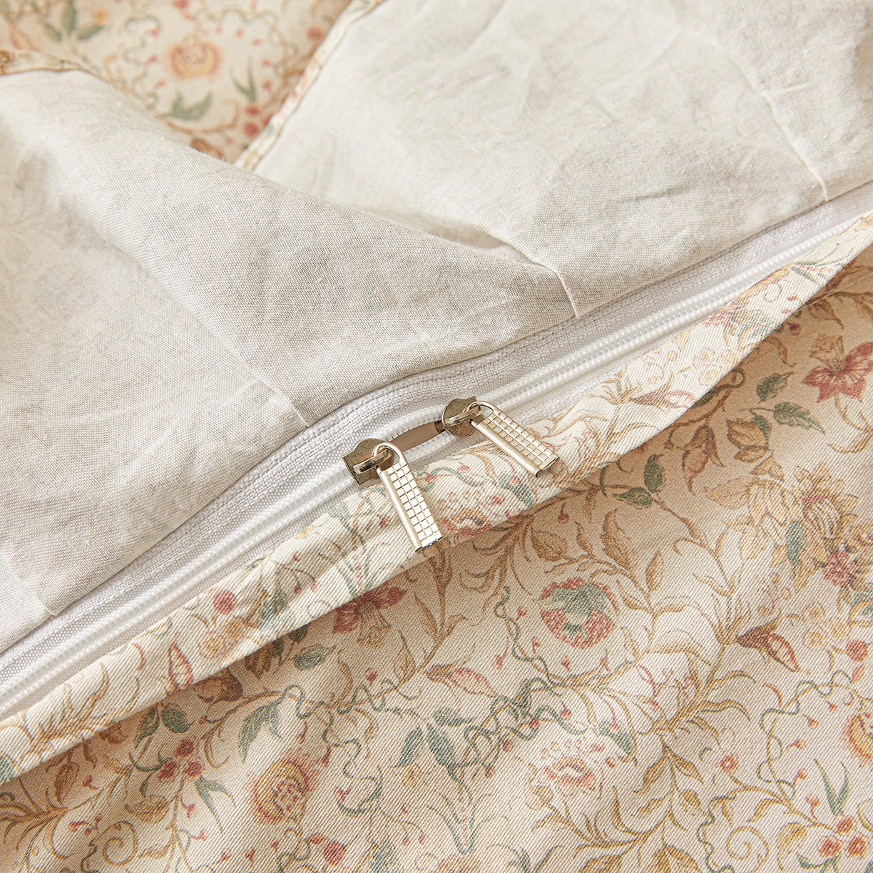 91家纺网 家纺一手货源 找家纺 宜凡家纺 2026新款全棉数码印花床盖三四件套①号系列四件套 云卷