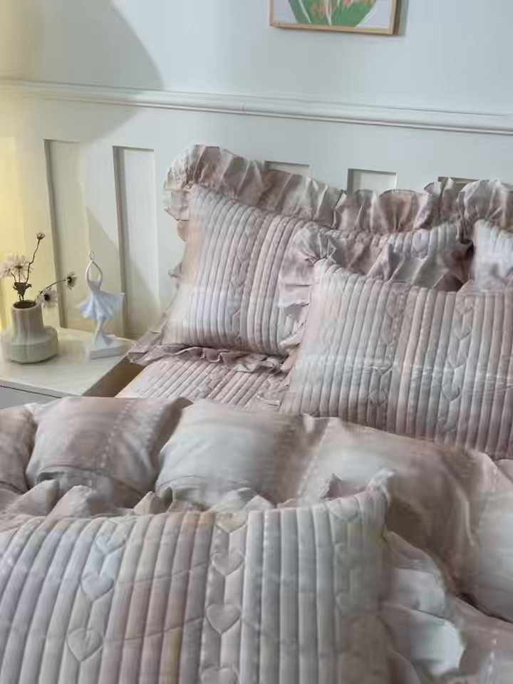 91家纺网 家纺一手货源 找家纺 宜凡家纺 2026新款全棉数码印花床盖三四件套①号系列四件套 光之羽-粉