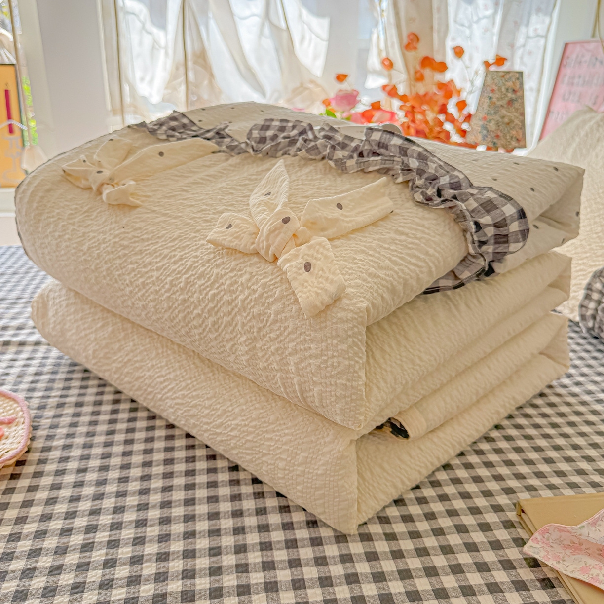 91家纺网 家纺一手货源 找家纺 瑞禾家纺（原阿亮） 2026新款提花泡芙面蝴蝶结花边韩剧女主感单夏被夏被夏凉被空调被四件套-奶油泡芙 夏被奶油泡芙-奶灰波点