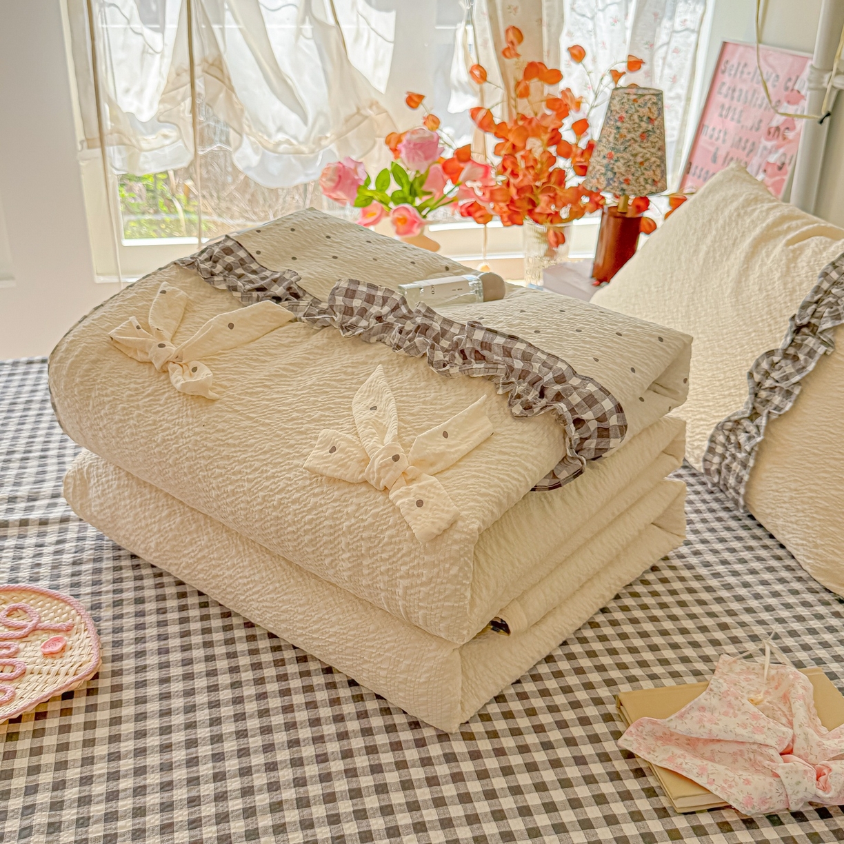 91家纺网 家纺一手货源 找家纺 瑞禾家纺（原阿亮） 2026新款提花泡芙面蝴蝶结花边韩剧女主感单夏被夏被夏凉被空调被四件套-奶油泡芙 夏被奶油泡芙-奶灰波点