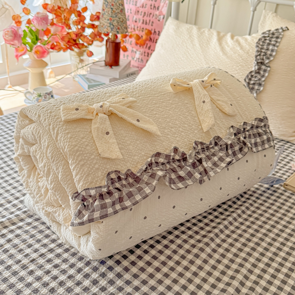 91家纺网 家纺一手货源 找家纺 瑞禾家纺（原阿亮） 2026新款提花泡芙面蝴蝶结花边韩剧女主感单夏被夏被夏凉被空调被四件套-奶油泡芙 夏被奶油泡芙-奶灰波点