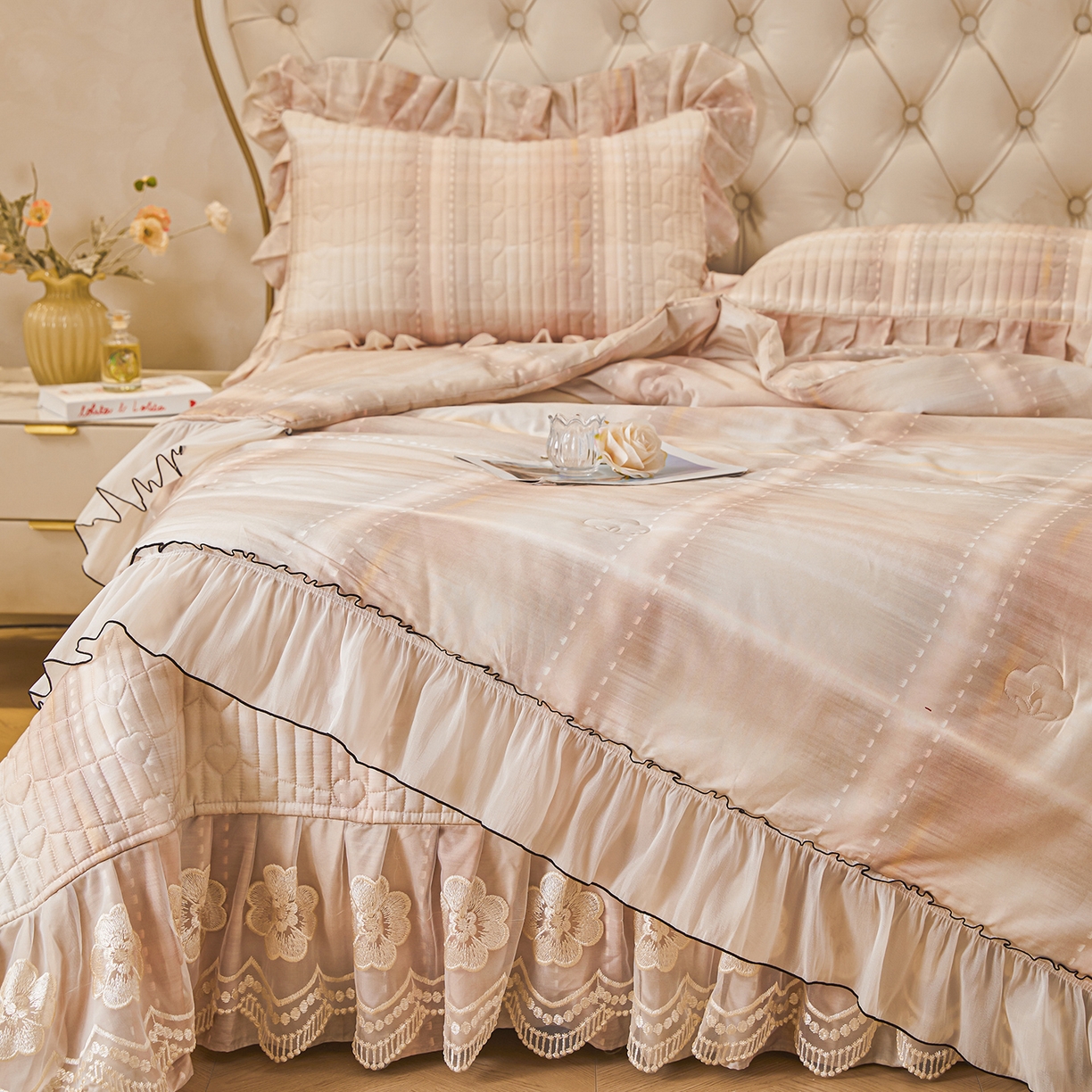 91家纺网 家纺一手货源 找家纺 宜凡家纺 2026新款全棉数码印花夏被床盖四件套①号系列 光之羽 粉