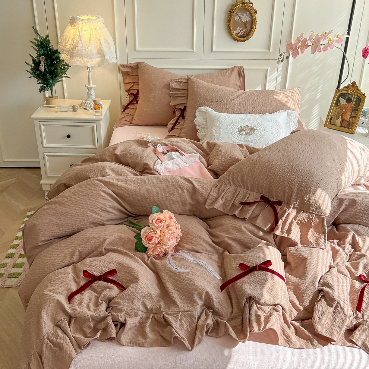 91家纺网 家纺一手货源 找家纺 （总）瑞禾家纺（原阿亮） 2026春夏新款提花泡芙棉花边蝴蝶结床单床笠四件套-甜心公主