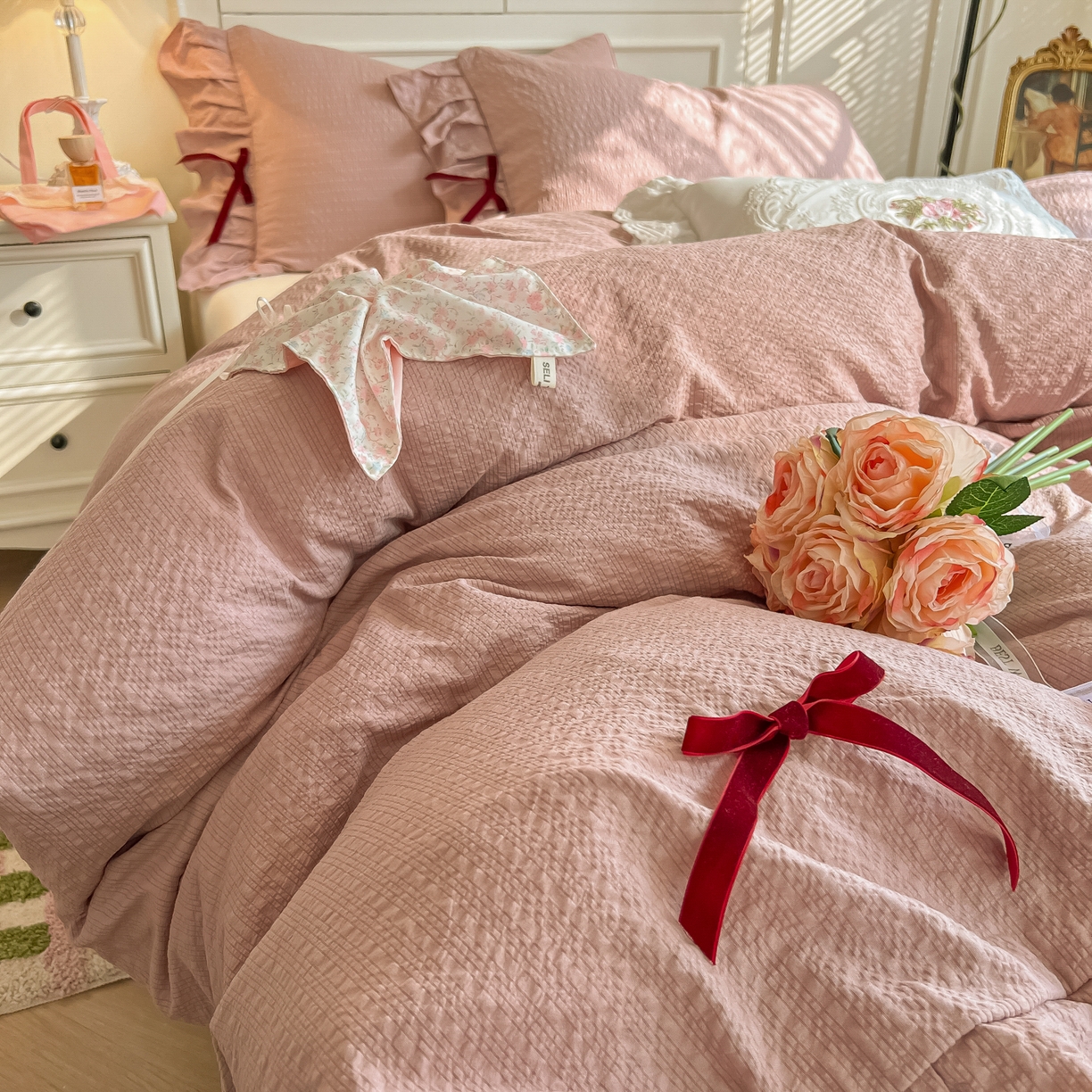 91家纺网 家纺一手货源 找家纺 瑞禾家纺（原阿亮） 2026春夏新款提花泡芙棉花边蝴蝶结床单床笠四件套-甜心公主 甜心公主-浅豆沙