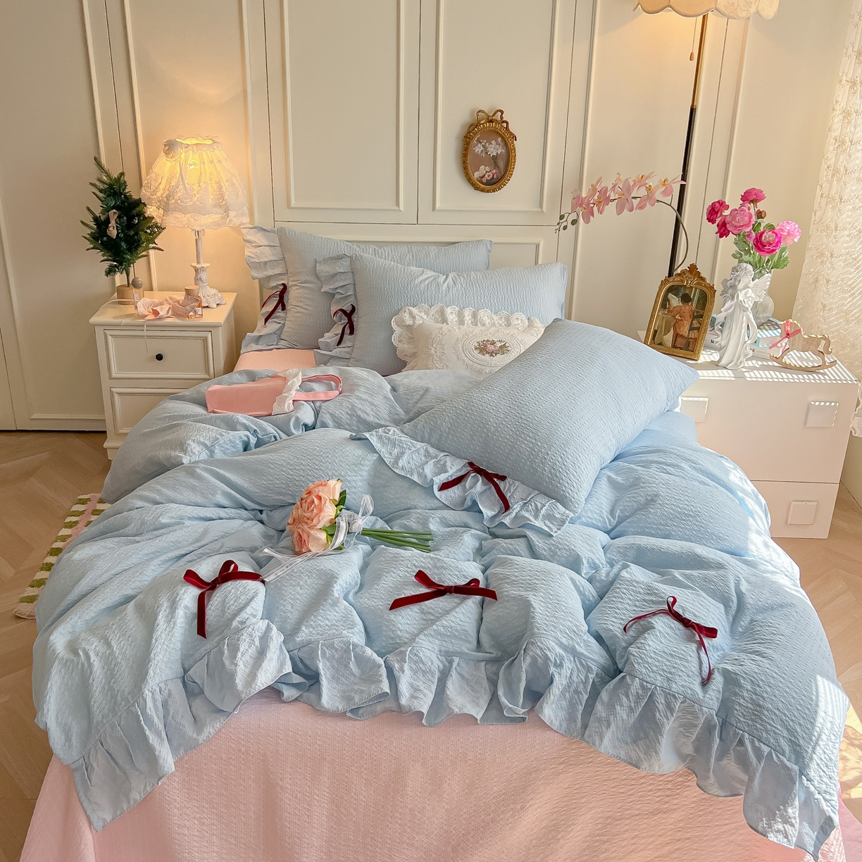 91家纺网 家纺一手货源 找家纺 瑞禾家纺（原阿亮） 2026春夏新款提花泡芙棉花边蝴蝶结床单床笠四件套-甜心公主 甜心公主-天蓝