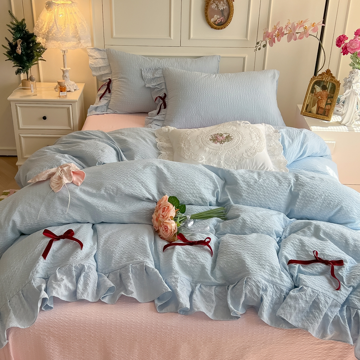 91家纺网 家纺一手货源 找家纺 瑞禾家纺（原阿亮） 2026春夏新款提花泡芙棉花边蝴蝶结床单床笠四件套-甜心公主 甜心公主-天蓝