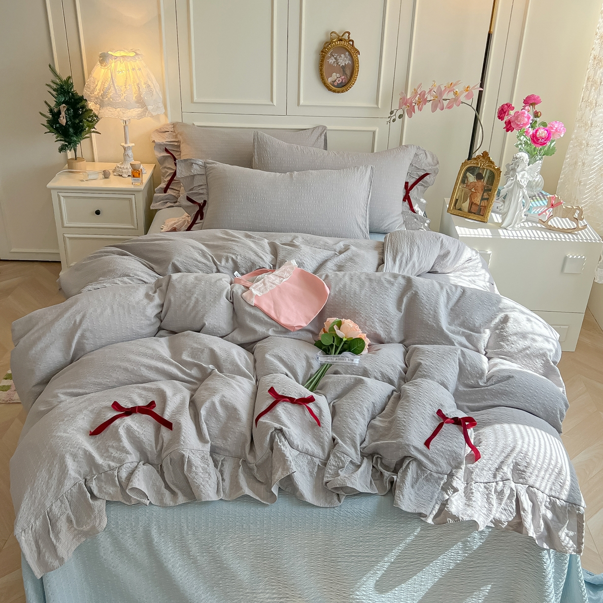 91家纺网 家纺一手货源 找家纺 瑞禾家纺（原阿亮） 2026春夏新款提花泡芙棉花边蝴蝶结床单床笠四件套-甜心公主 甜心公主-烟灰