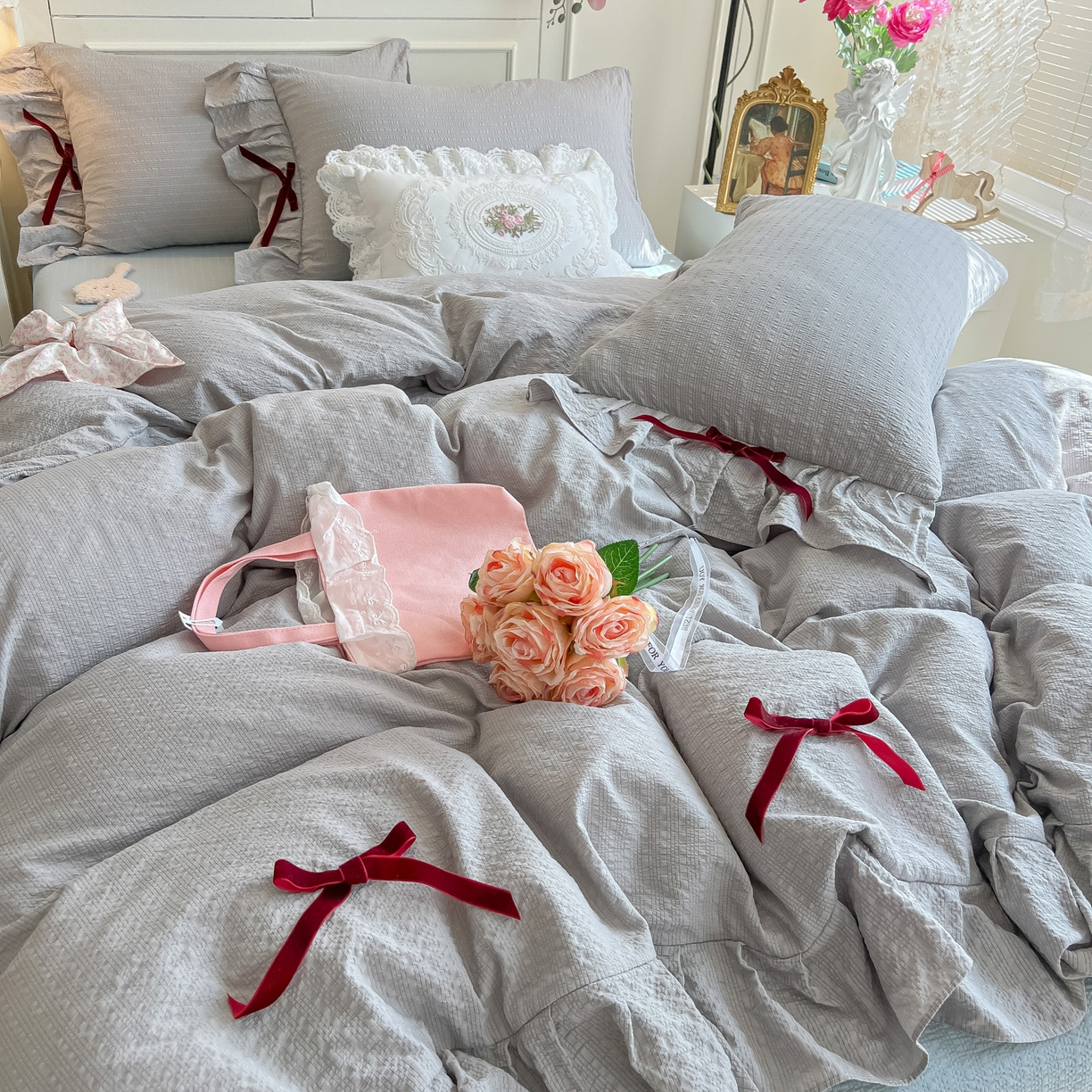 91家纺网 家纺一手货源 找家纺 瑞禾家纺（原阿亮） 2026春夏新款提花泡芙棉花边蝴蝶结床单床笠四件套-甜心公主 甜心公主-烟灰