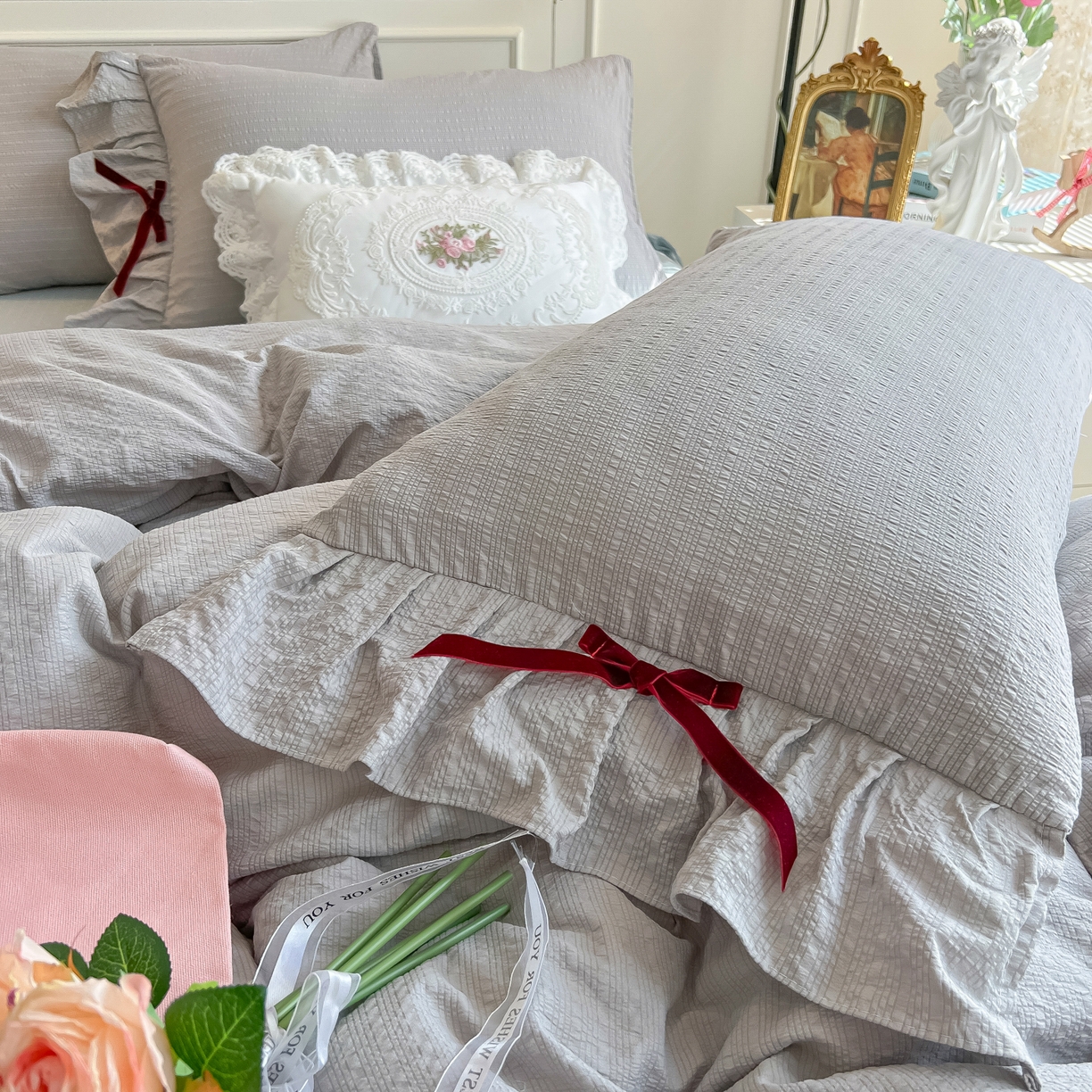 91家纺网 家纺一手货源 找家纺 瑞禾家纺（原阿亮） 2026春夏新款提花泡芙棉花边蝴蝶结床单床笠四件套-甜心公主 甜心公主-烟灰