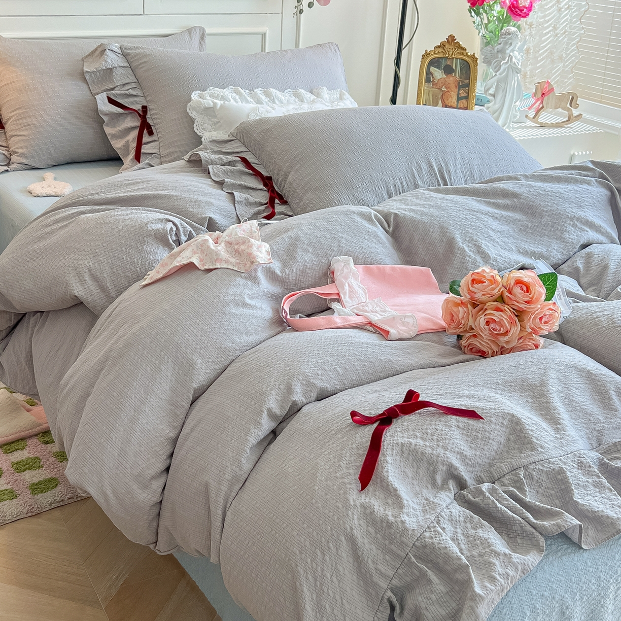 91家纺网 家纺一手货源 找家纺 瑞禾家纺（原阿亮） 2026春夏新款提花泡芙棉花边蝴蝶结床单床笠四件套-甜心公主 甜心公主-烟灰