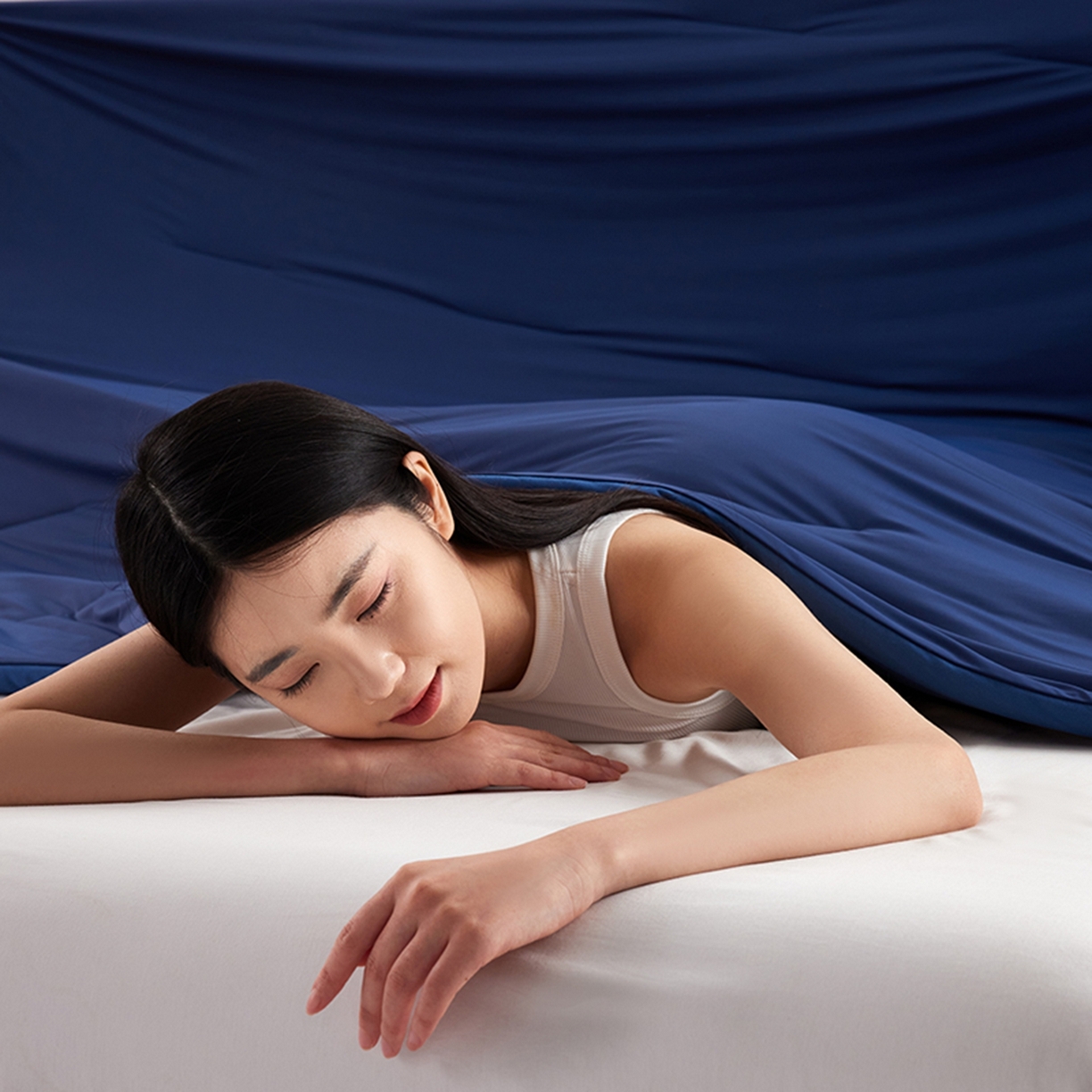 91家纺网 家纺一手货源 找家纺 亿菲凡家纺 2026新款亚朵同款酒店被子夏季深睡双感夏凉被凉感被夏被控温被pro3.0  深睡蓝