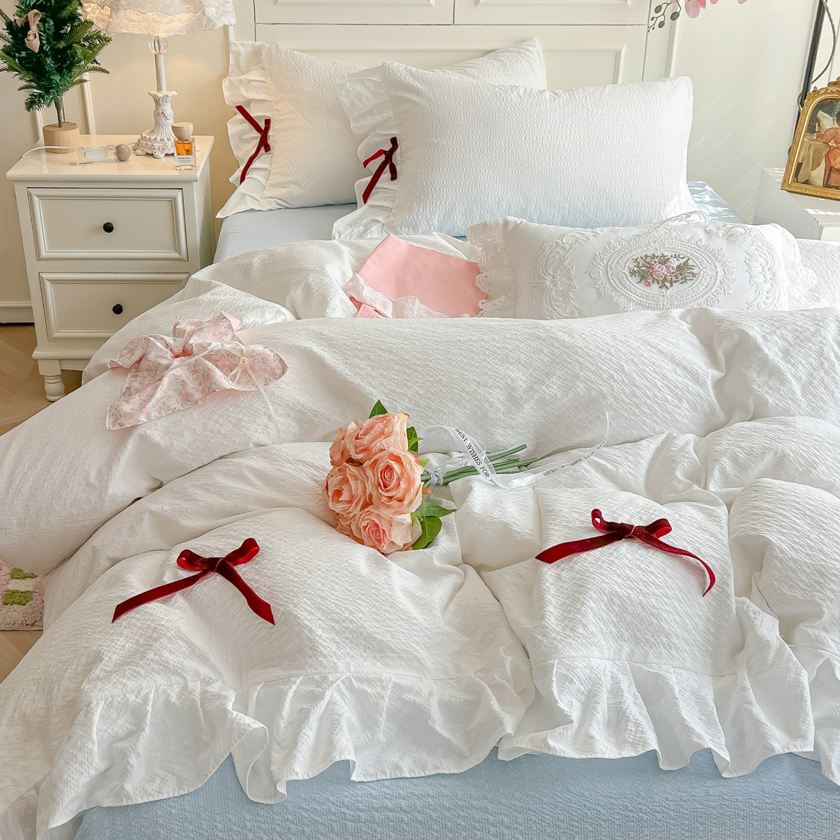 91家纺网 家纺一手货源 找家纺 瑞禾家纺（原阿亮） 2026春夏新款提花泡芙棉花边蝴蝶结床单床笠四件套-甜心公主 甜心公主-珍珠白