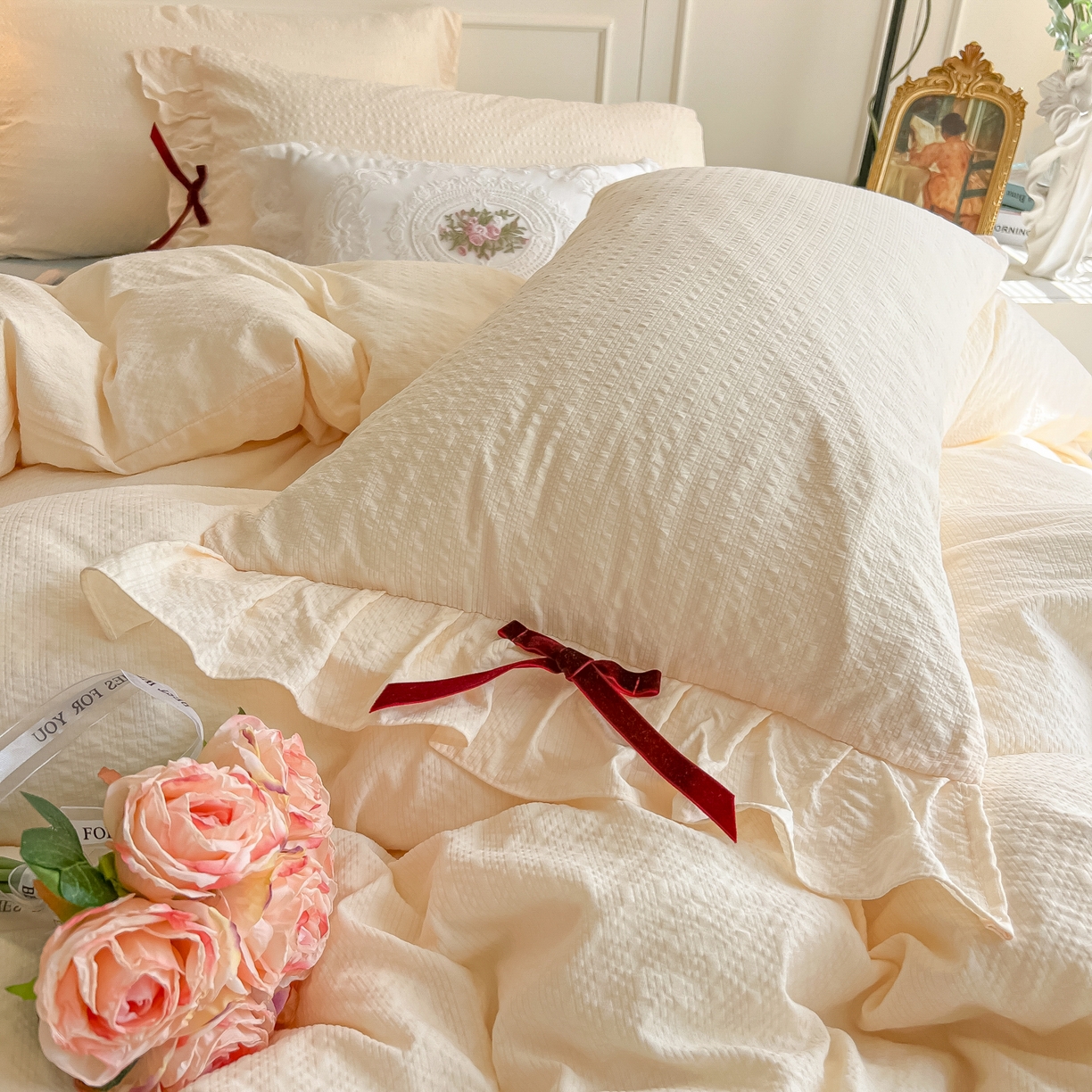 91家纺网 家纺一手货源 找家纺 瑞禾家纺（原阿亮） 2026春夏新款提花泡芙棉花边蝴蝶结床单床笠四件套-甜心公主 甜心公主-奶白