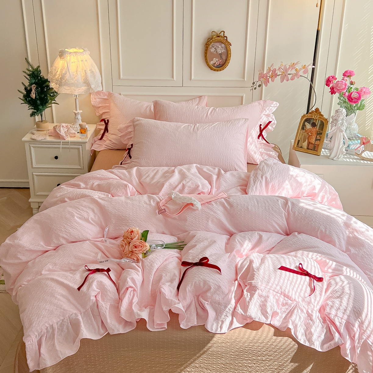 91家纺网 家纺一手货源 找家纺 瑞禾家纺（原阿亮） 2026春夏新款提花泡芙棉花边蝴蝶结床单床笠四件套-甜心公主 甜心公主-奶油粉