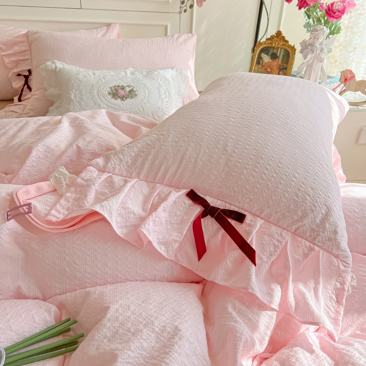 91家纺网 家纺一手货源 找家纺 瑞禾家纺（原阿亮） 2026春夏新款提花泡芙棉花边蝴蝶结床单床笠四件套-甜心公主 甜心公主-奶油粉