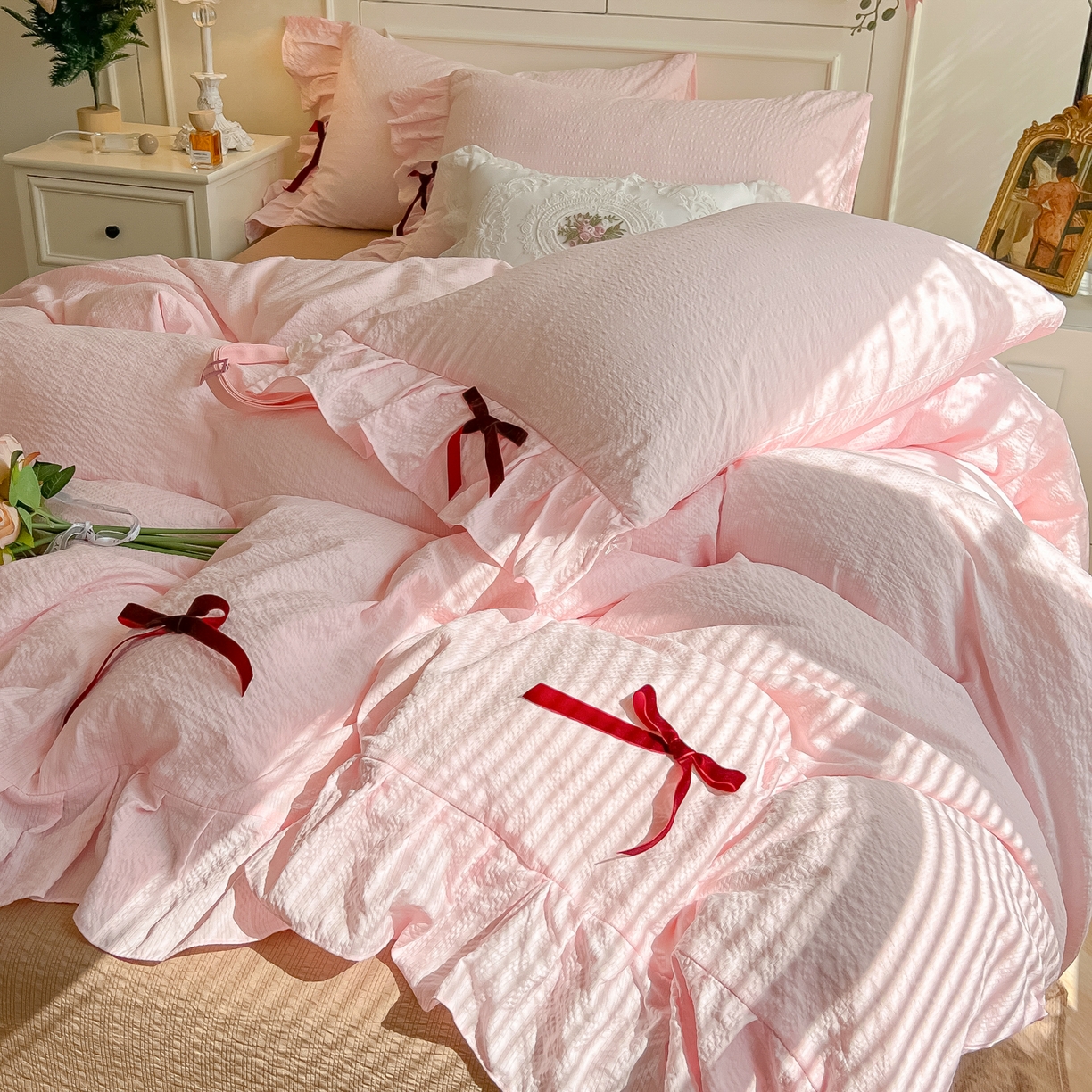 91家纺网 家纺一手货源 找家纺 瑞禾家纺（原阿亮） 2026春夏新款提花泡芙棉花边蝴蝶结床单床笠四件套-甜心公主 甜心公主-奶油粉