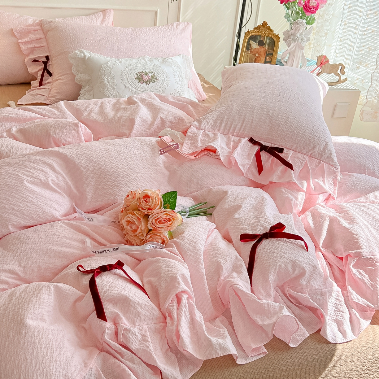 91家纺网 家纺一手货源 找家纺 瑞禾家纺（原阿亮） 2026春夏新款提花泡芙棉花边蝴蝶结床单床笠四件套-甜心公主 甜心公主-奶油粉