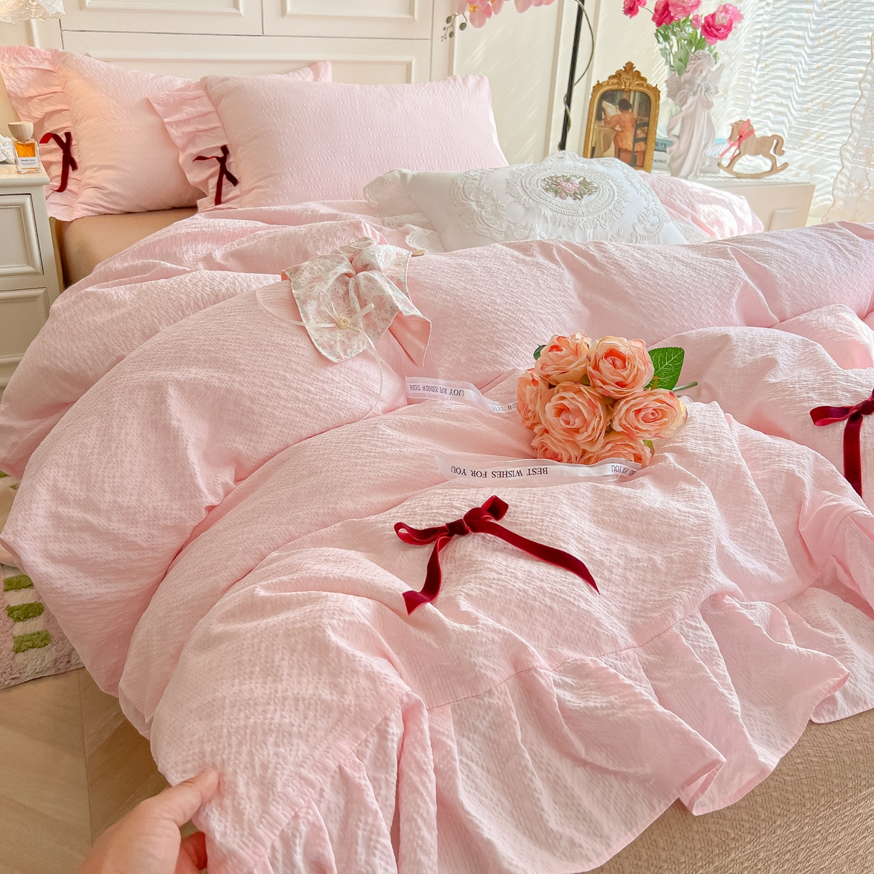 91家纺网 家纺一手货源 找家纺 瑞禾家纺（原阿亮） 2026春夏新款提花泡芙棉花边蝴蝶结床单床笠四件套-甜心公主 甜心公主-奶油粉