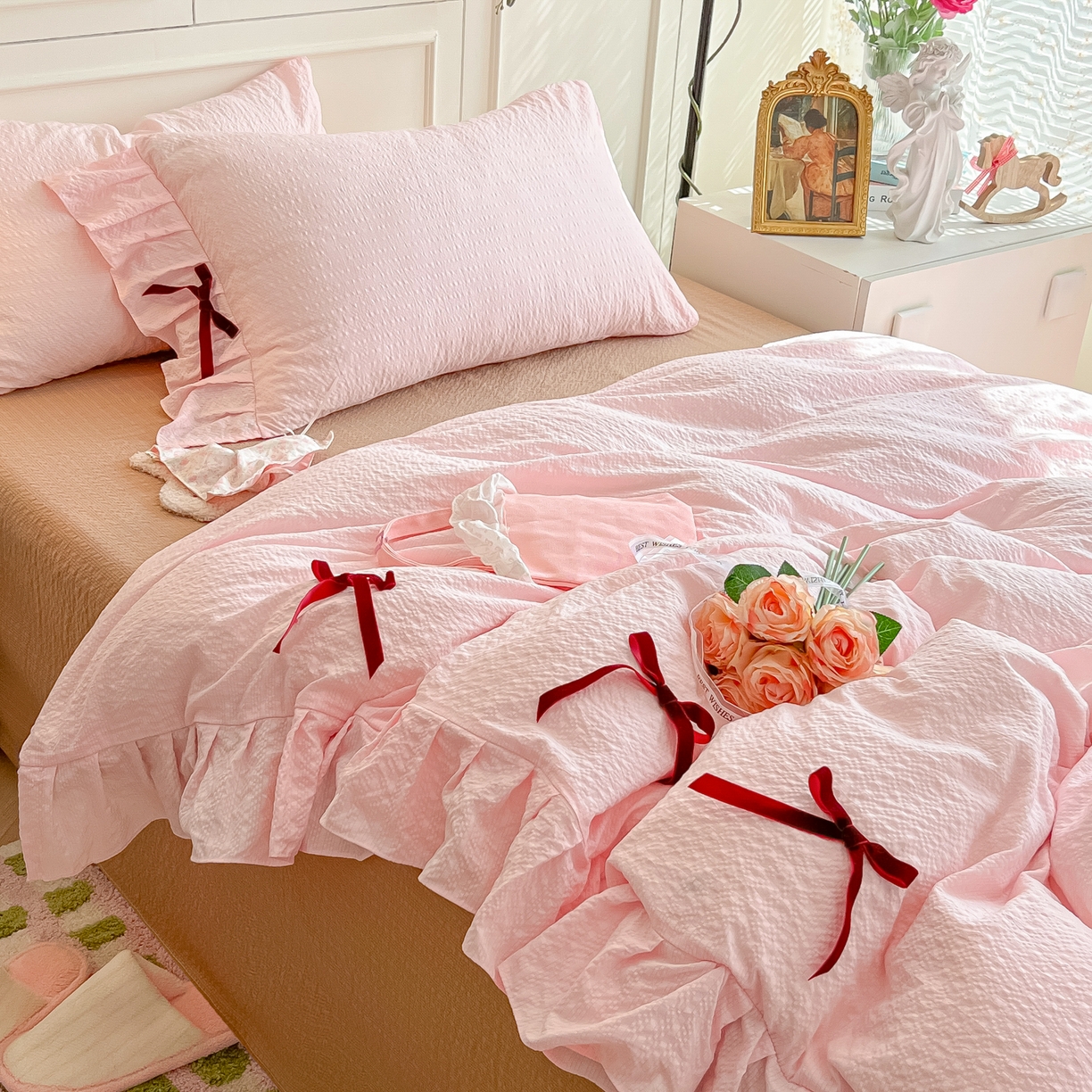 91家纺网 家纺一手货源 找家纺 瑞禾家纺（原阿亮） 2026春夏新款提花泡芙棉花边蝴蝶结床单床笠四件套-甜心公主 甜心公主-奶油粉