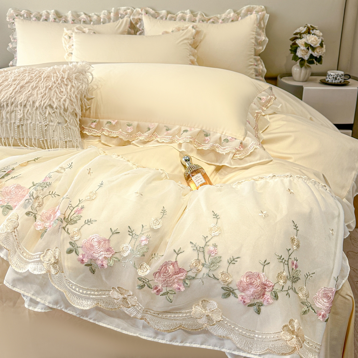 91家纺网 家纺一手货源 找家纺 （总）绒掌柜家纺（品质焕新） 2026新品100S长绒棉蕾丝花边精密刺绣四件套-巴黎仙子系列-礼盒装