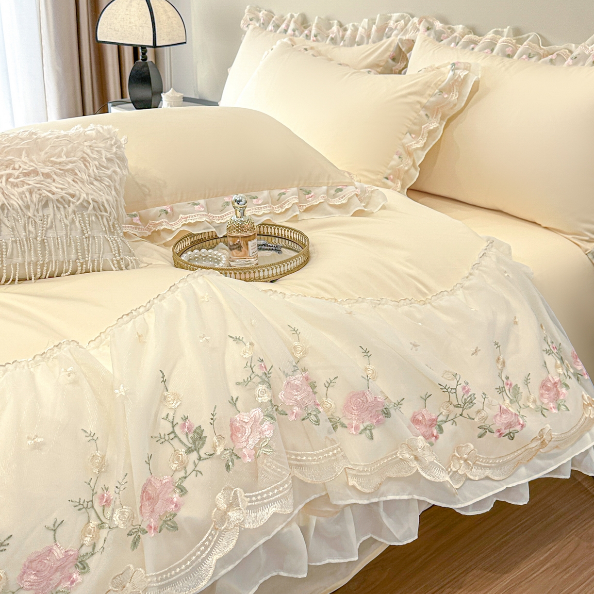 绒掌柜家纺（品质焕新） 2026新品100S长绒棉蕾丝花边精密刺绣四件套-巴黎仙子系列-礼盒装 奶昔白
