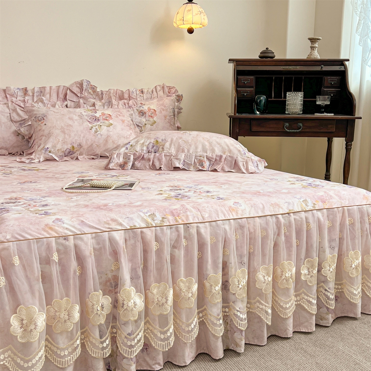 91家纺网 家纺一手货源 找家纺  宜凡家纺 2026新款全棉数码印花单层床裙三四件套①号系列三件套 香雪海