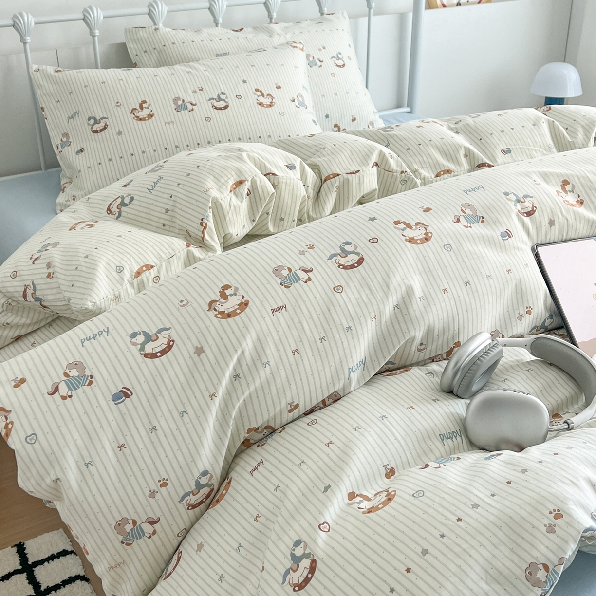 91家纺网 家纺一手货源 找家纺 早晨家纺 2026新款INS减龄可爱风卡通40支全棉纯棉色织水洗棉四件套 春日木马记