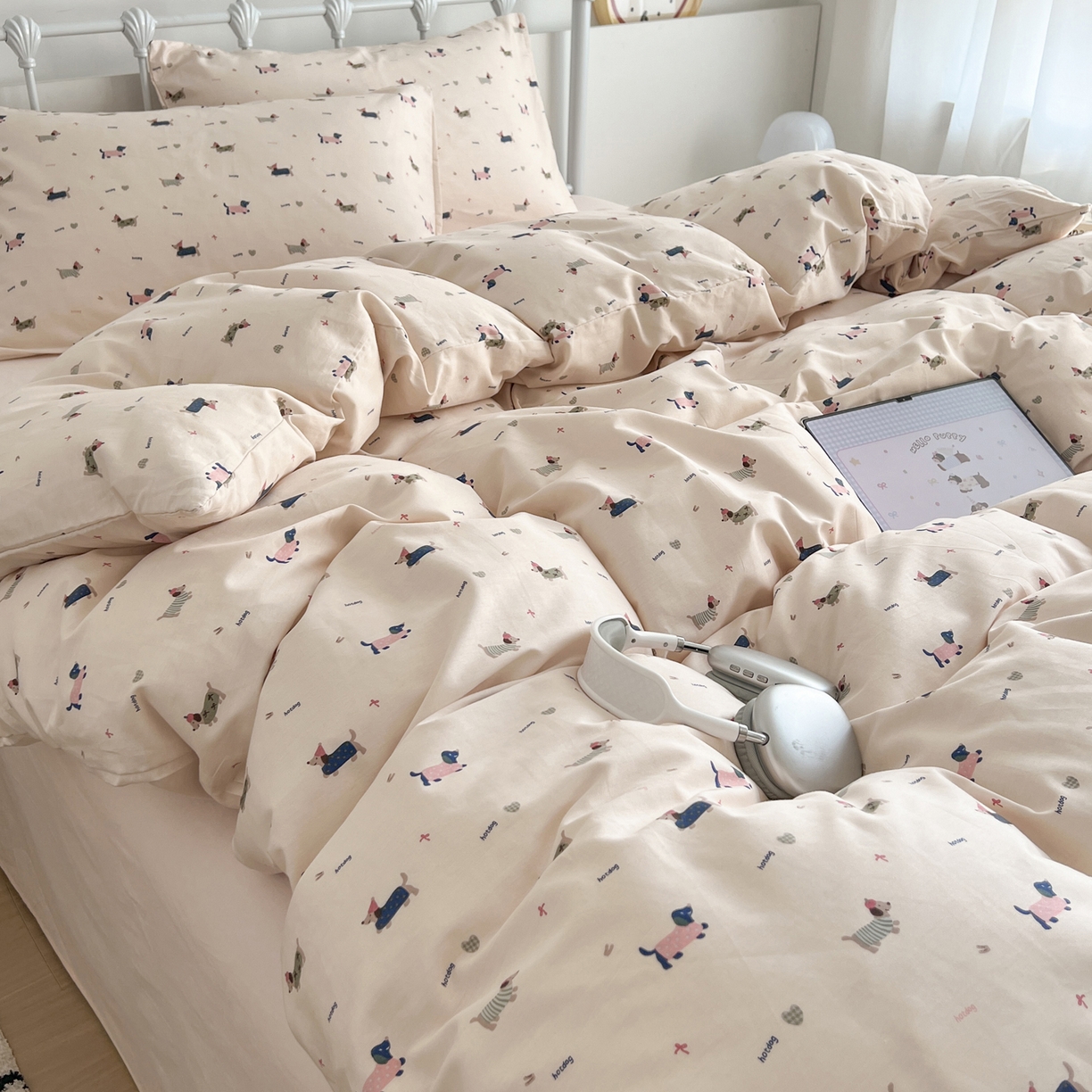 91家纺网 家纺一手货源 找家纺 早晨家纺 2026新款INS减龄可爱风卡通40支全棉纯棉色织水洗棉四件套 奶油小狗派对