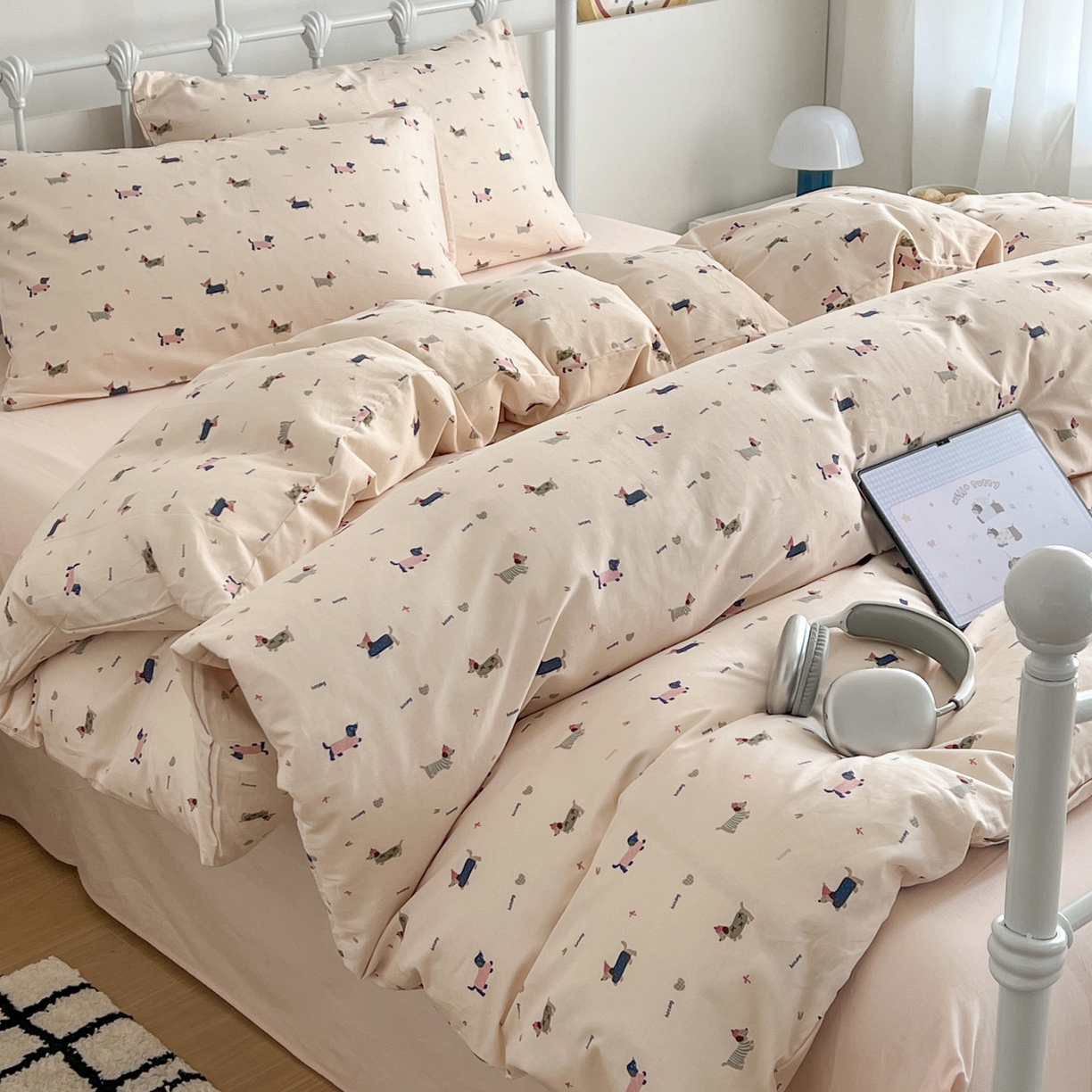 91家纺网 家纺一手货源 找家纺 早晨家纺 2026新款INS减龄可爱风卡通40支全棉纯棉色织水洗棉四件套 奶油小狗派对