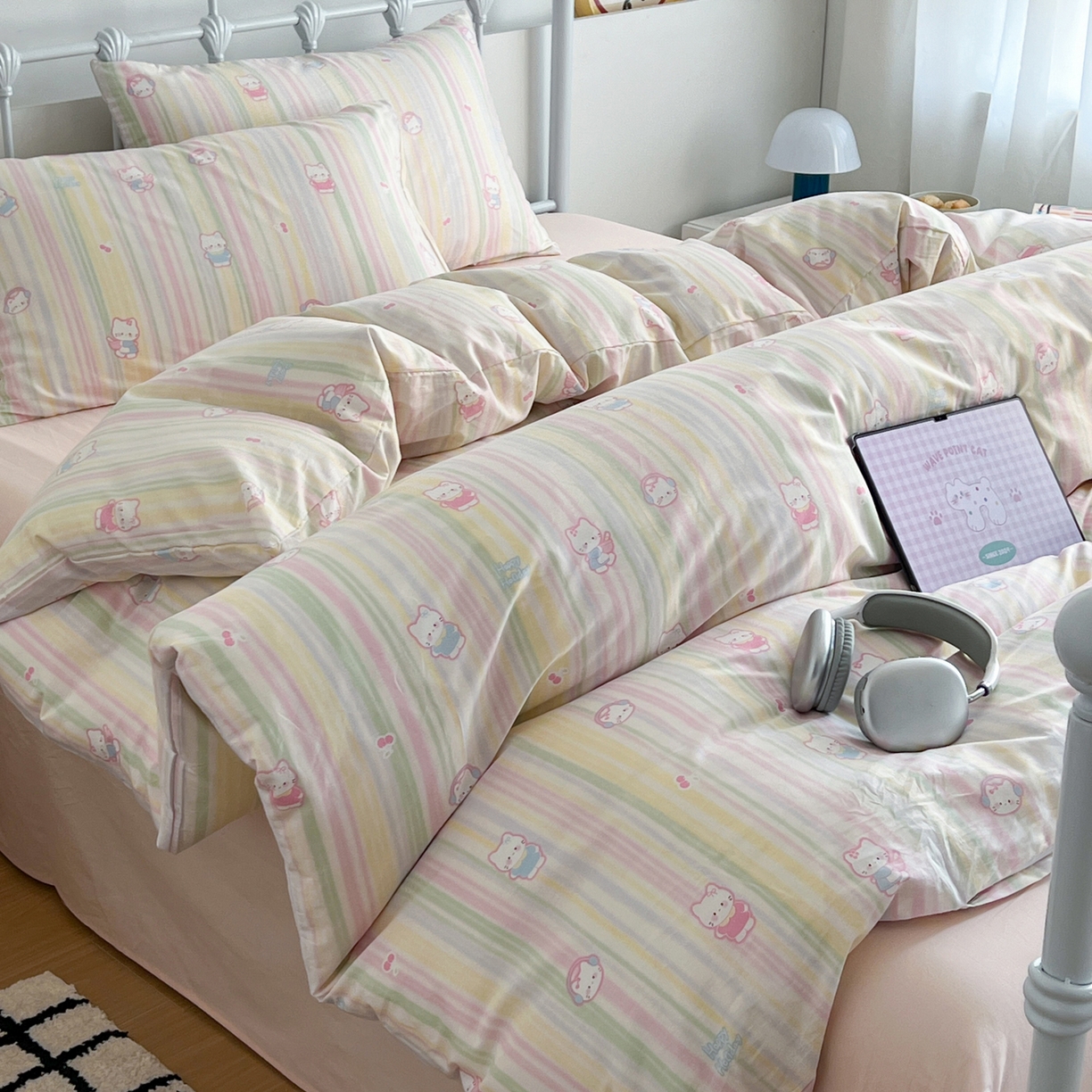 91家纺网 家纺一手货源 找家纺 早晨家纺 2026新款INS减龄可爱风卡通40支全棉纯棉色织水洗棉四件套 软糖彩虹小奶猫