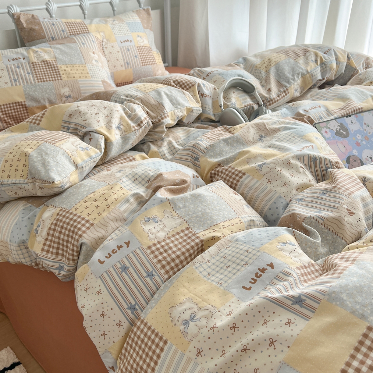 91家纺网 家纺一手货源 找家纺 早晨家纺 2026新款INS减龄可爱风卡通40支全棉纯棉色织水洗棉四件套 汪星人乐园