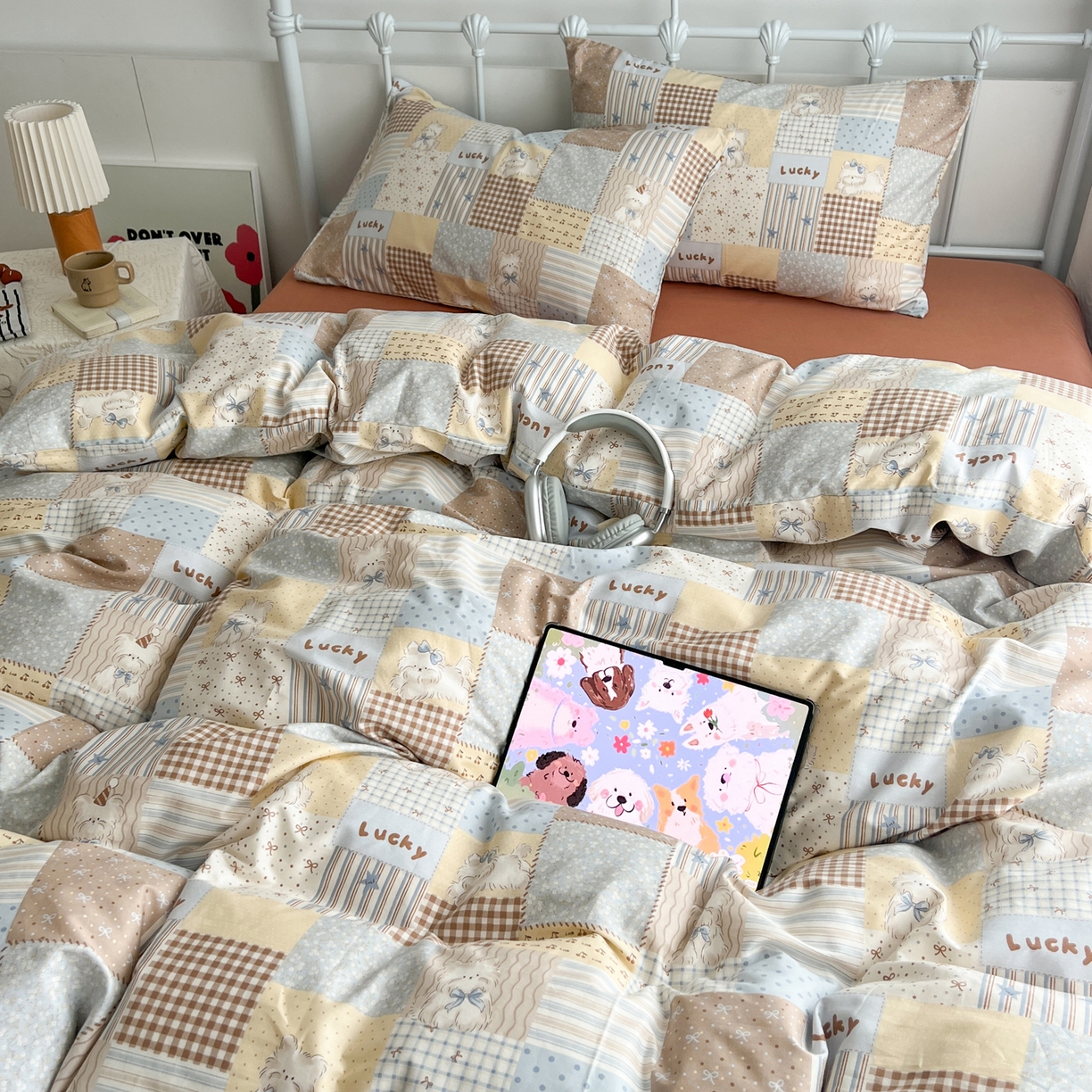 91家纺网 家纺一手货源 找家纺 早晨家纺 2026新款INS减龄可爱风卡通40支全棉纯棉色织水洗棉四件套 汪星人乐园