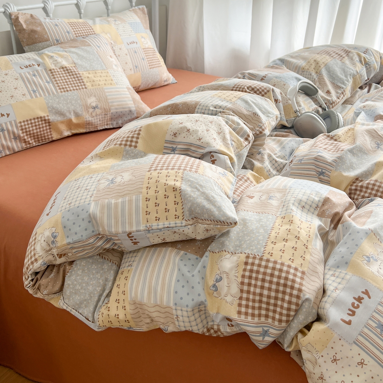 91家纺网 家纺一手货源 找家纺 早晨家纺 2026新款INS减龄可爱风卡通40支全棉纯棉色织水洗棉四件套 汪星人乐园