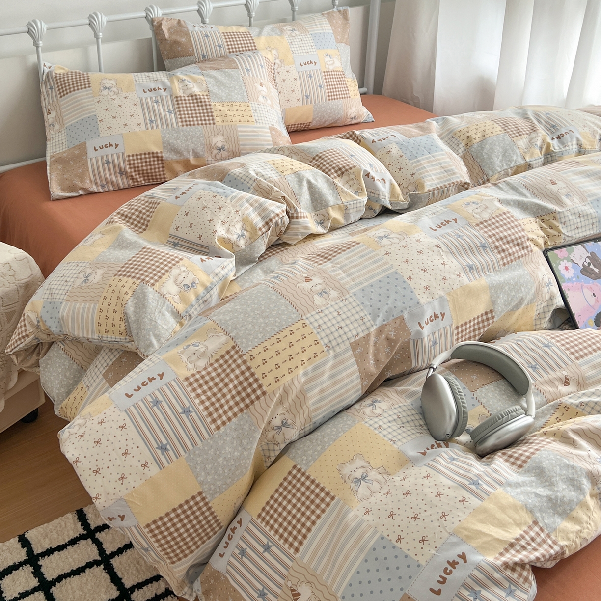 91家纺网 家纺一手货源 找家纺 早晨家纺 2026新款INS减龄可爱风卡通40支全棉纯棉色织水洗棉四件套 汪星人乐园