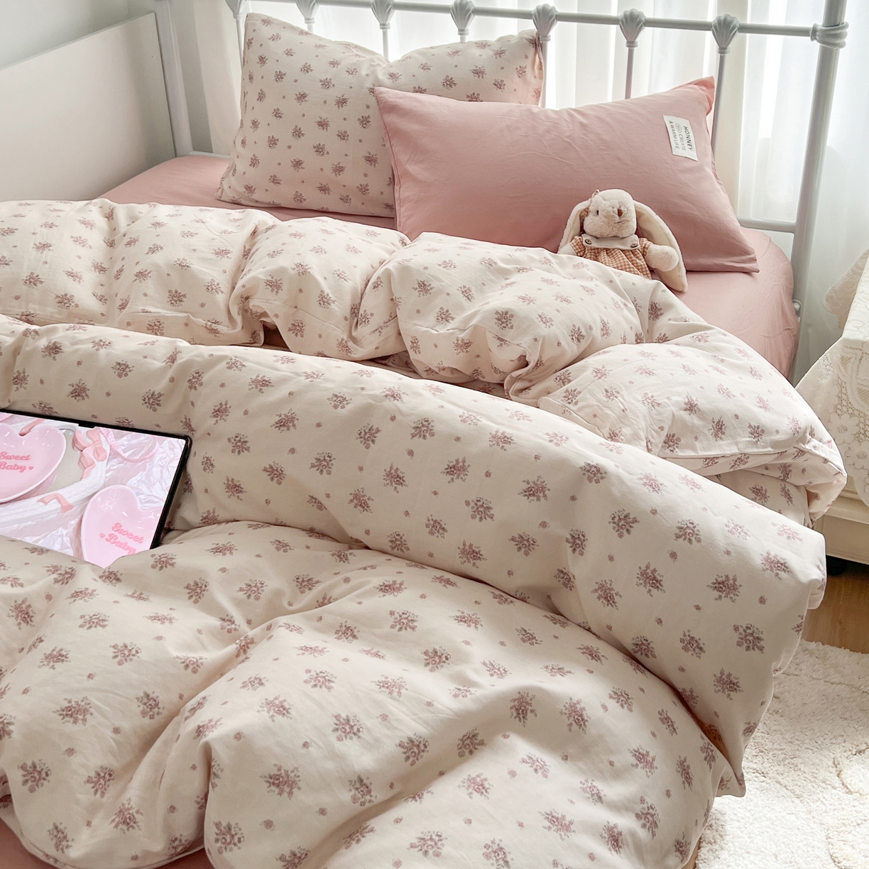 91家纺网 家纺一手货源 找家纺 早晨家纺 2026新款INS博主风混搭小碎花A类全棉双层纱四件套 双层纱-月野蔷薇