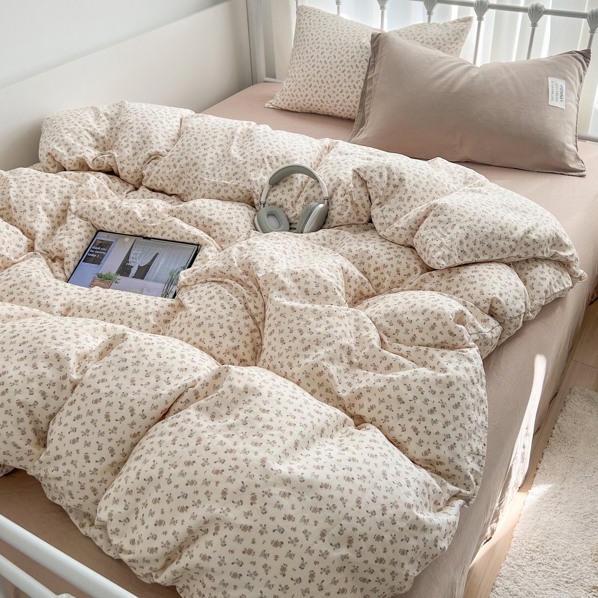 91家纺网 家纺一手货源 找家纺 早晨家纺 2026新款INS博主风混搭小碎花A类全棉双层纱四件套 双层纱-花漾