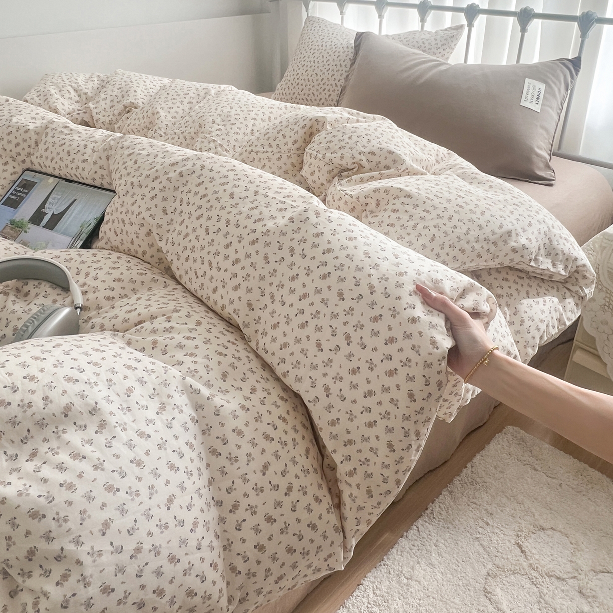 91家纺网 家纺一手货源 找家纺 早晨家纺 2026新款INS博主风混搭小碎花A类全棉双层纱四件套 双层纱-花漾