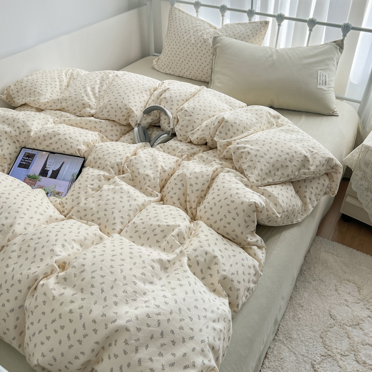 91家纺网 家纺一手货源 找家纺 早晨家纺 2026新款INS博主风混搭小碎花A类全棉双层纱四件套 双层纱-栀夏