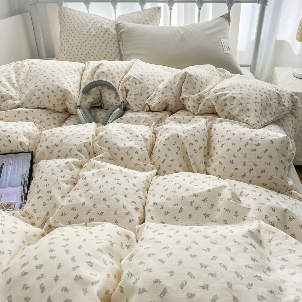 91家纺网 家纺一手货源 找家纺 早晨家纺 2026新款INS博主风混搭小碎花A类全棉双层纱四件套 双层纱-栀夏