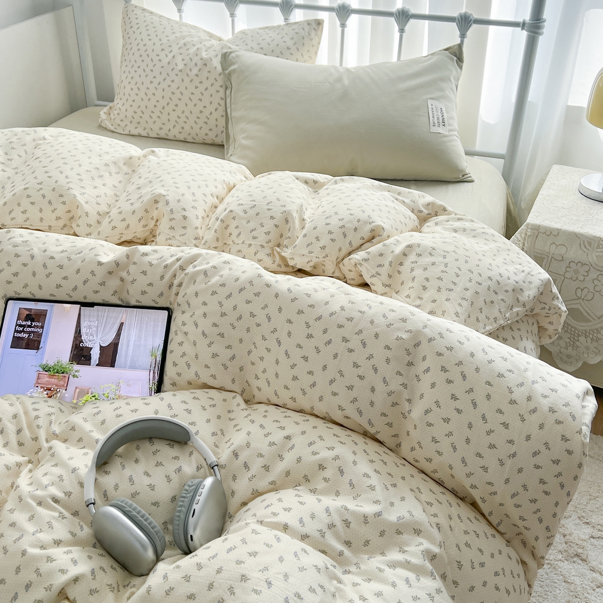 91家纺网 家纺一手货源 找家纺 早晨家纺 2026新款INS博主风混搭小碎花A类全棉双层纱四件套 双层纱-栀夏