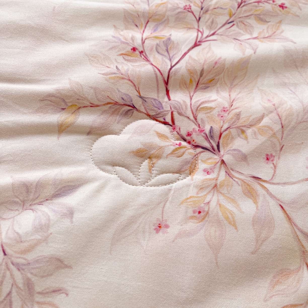 91家纺网 家纺一手货源 找家纺 （总）宜凡家纺 2026新款全棉数码印花夏被床裙四件套①号系列