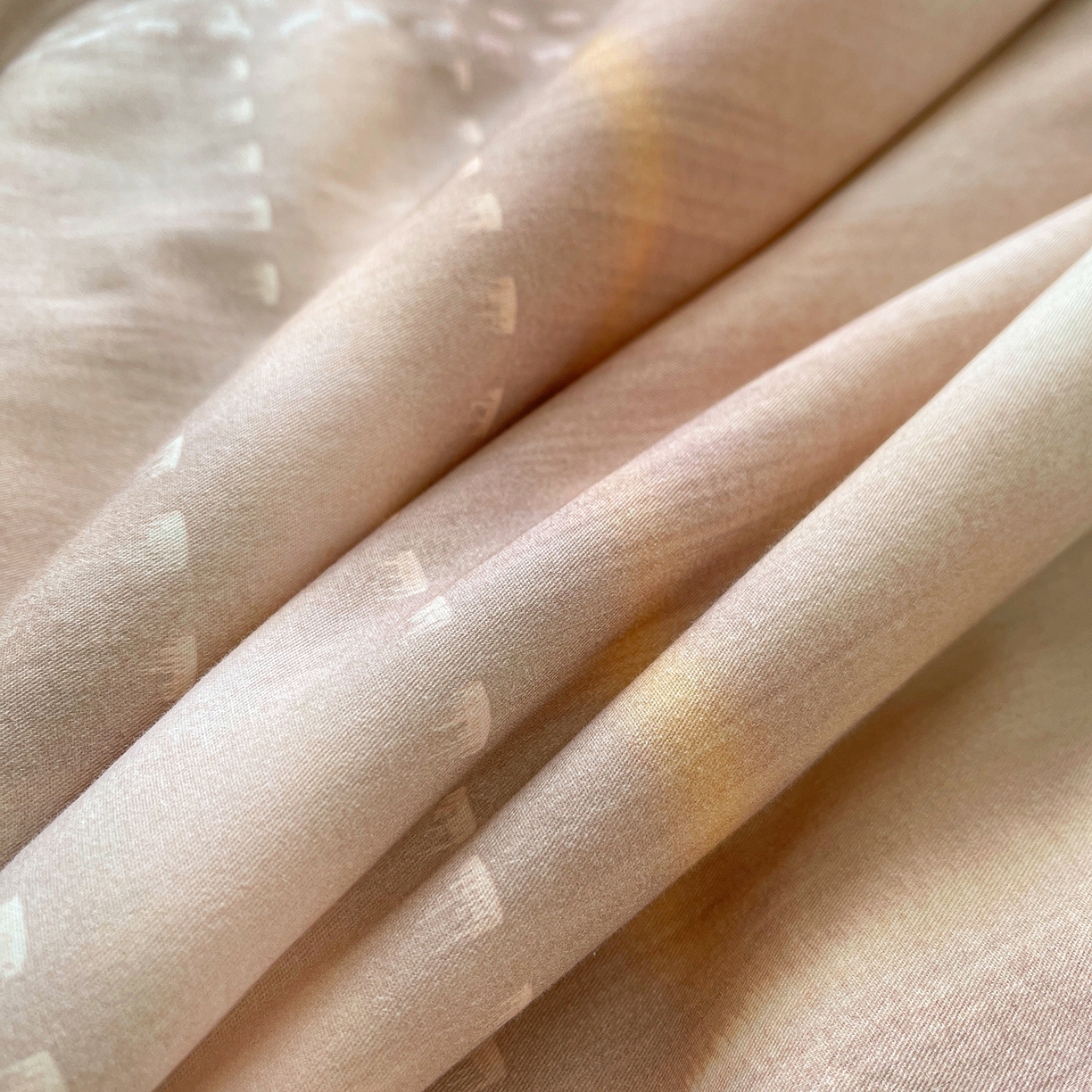 91家纺网 家纺一手货源 找家纺 宜凡家纺 2026新款全棉数码印花夏被床裙四件套①号系列 光之羽 粉