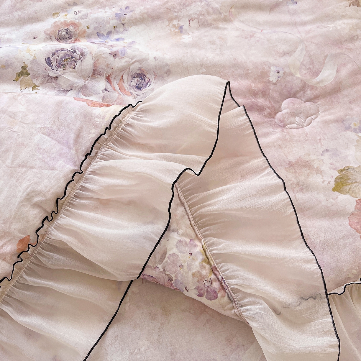 91家纺网 家纺一手货源 找家纺 宜凡家纺 2026新款全棉数码印花夏被床裙四件套①号系列 香雪海