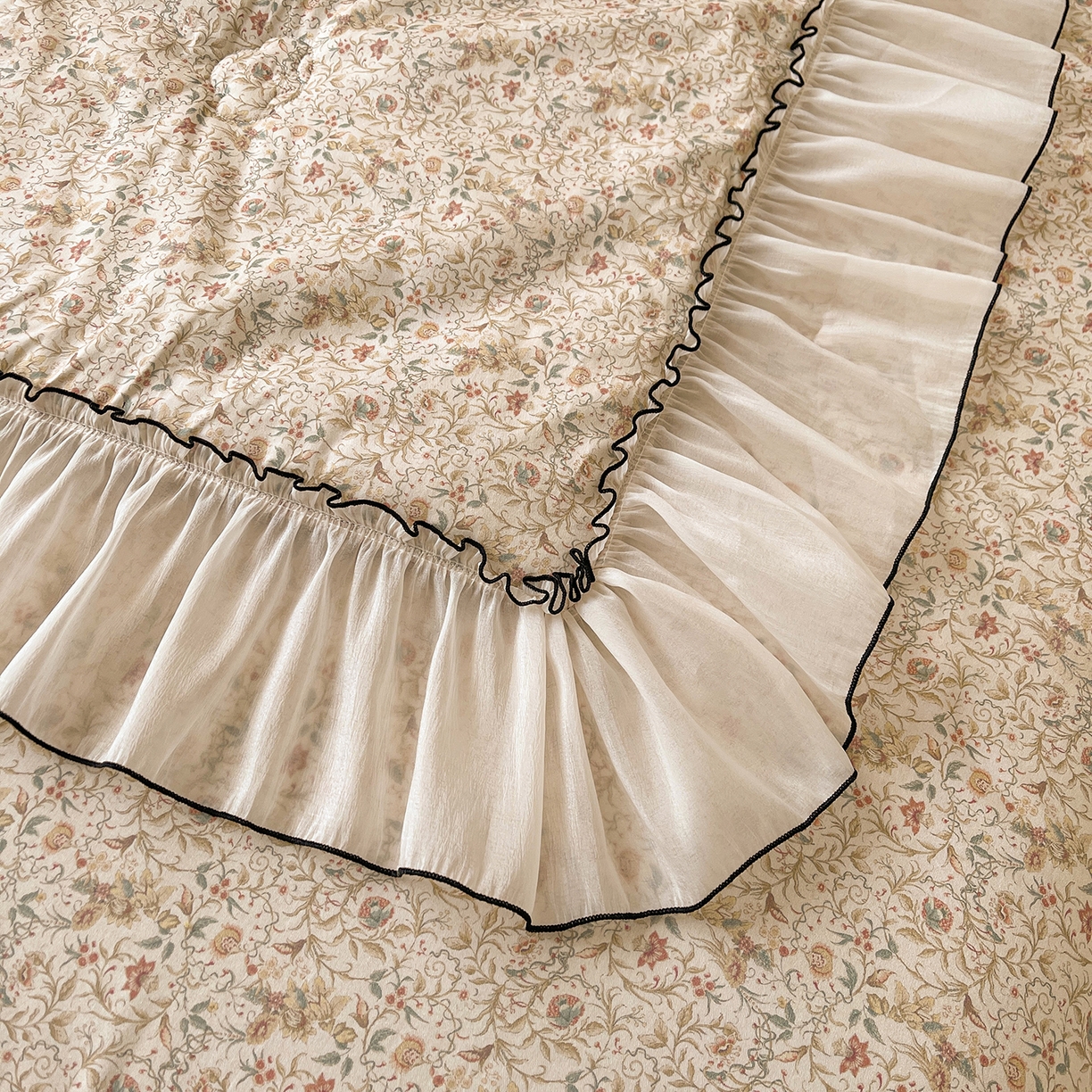 91家纺网 家纺一手货源 找家纺 宜凡家纺 2026新款全棉数码印花夏被床裙四件套①号系列 云卷