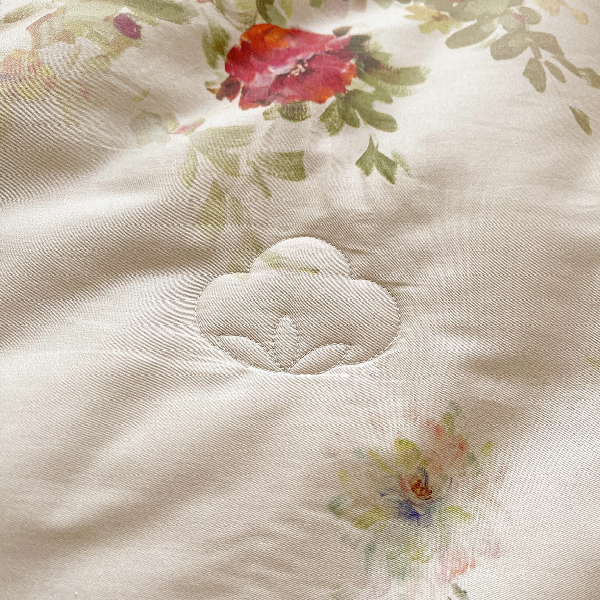 91家纺网 家纺一手货源 找家纺 宜凡家纺 2026新款全棉数码印花夏被床裙四件套①号系列 云栀