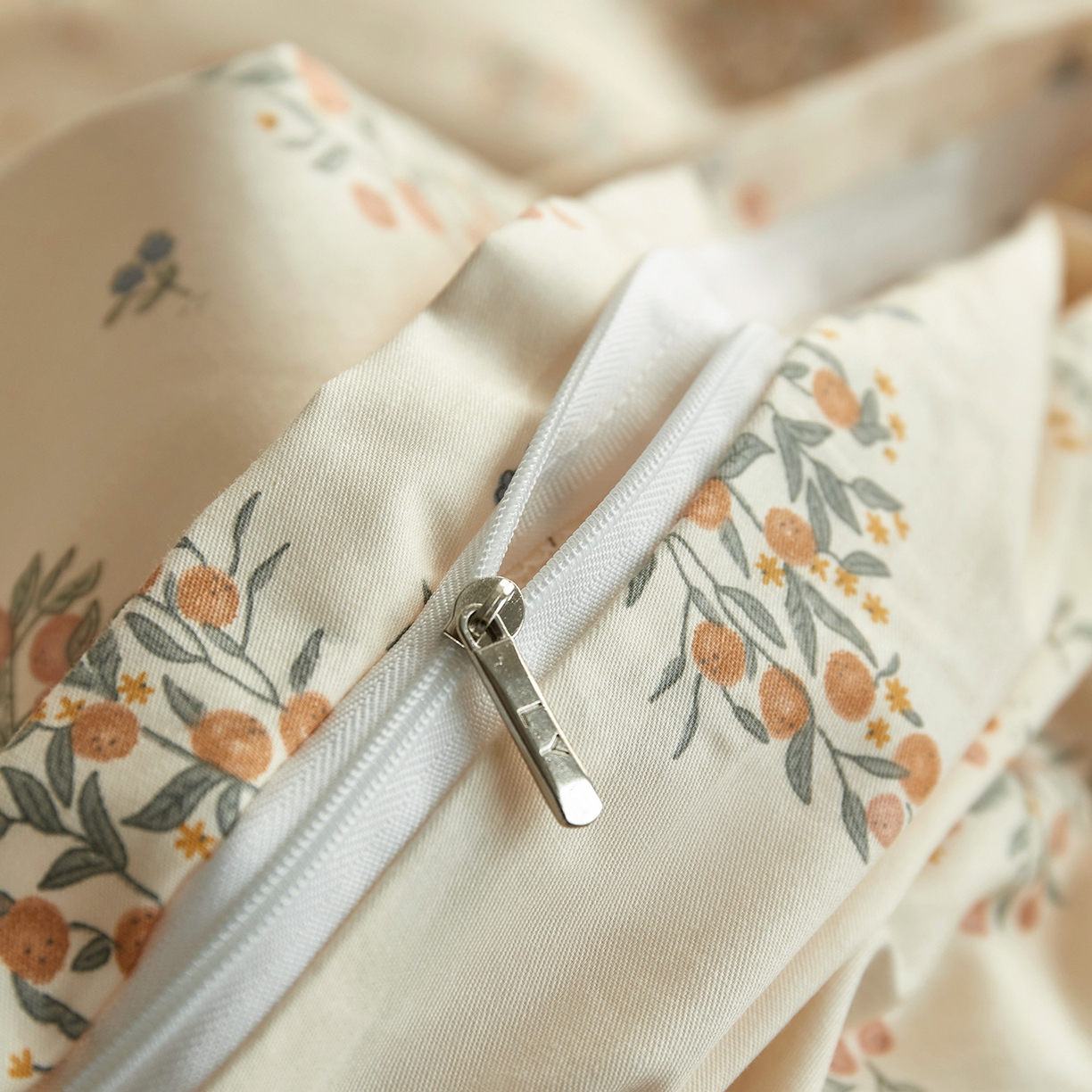 91家纺网 家纺一手货源 找家纺 绫韵家纺 2026新款全棉ins小碎花13372纯棉田园风简约四件套 陌上秋