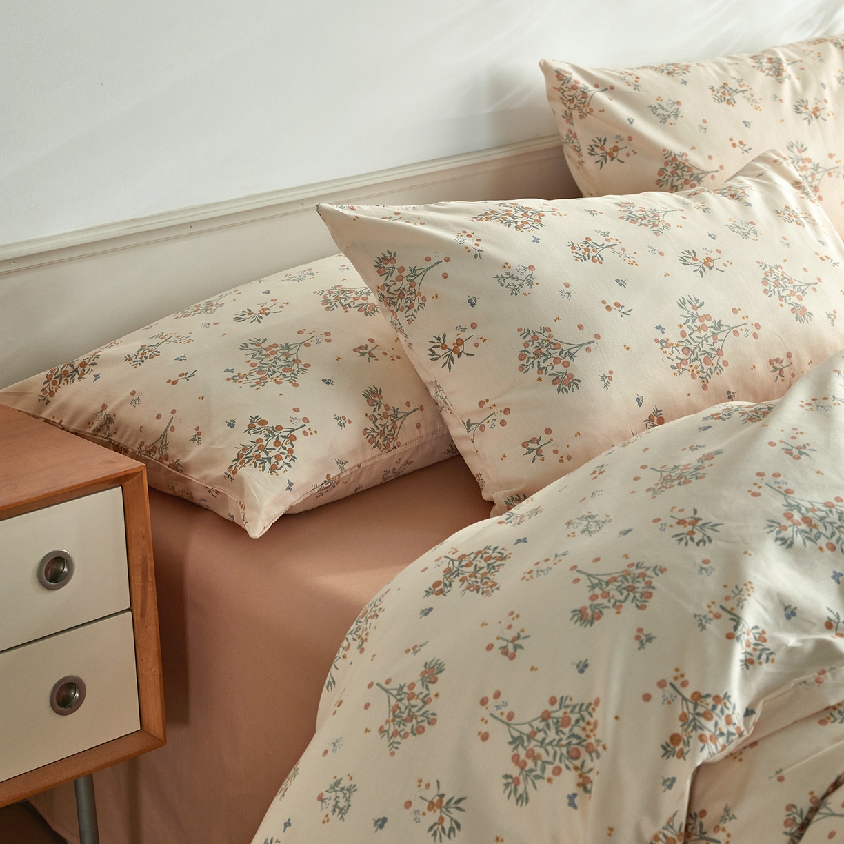 91家纺网 家纺一手货源 找家纺 绫韵家纺 2026新款全棉ins小碎花13372纯棉田园风简约四件套 陌上秋