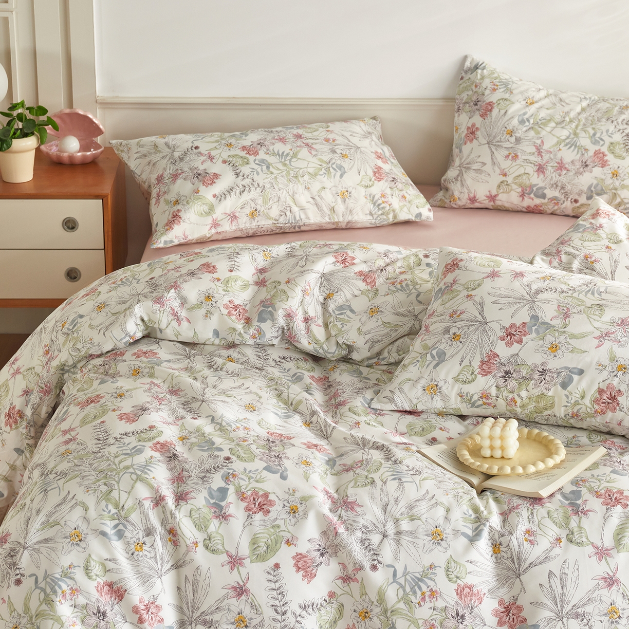 91家纺网 家纺一手货源 找家纺 绫韵家纺 2026新款全棉ins小碎花13372纯棉田园风简约四件套 轻语·米